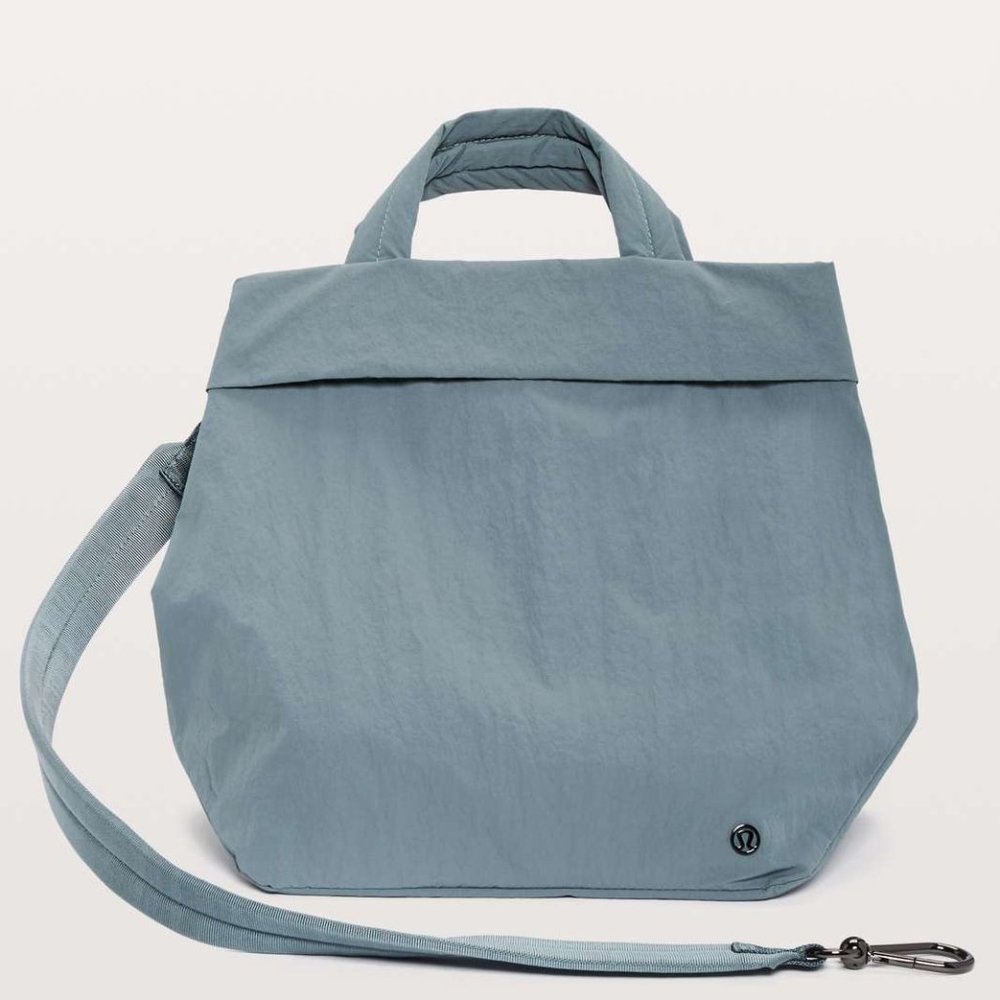 COPY - Lululemon On My Level bag 19L
